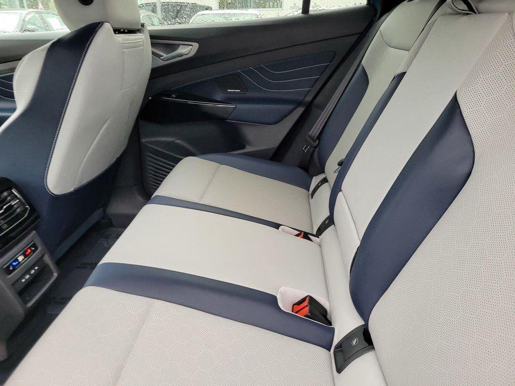 new 2025 Volkswagen ID.4 car, priced at $52,531