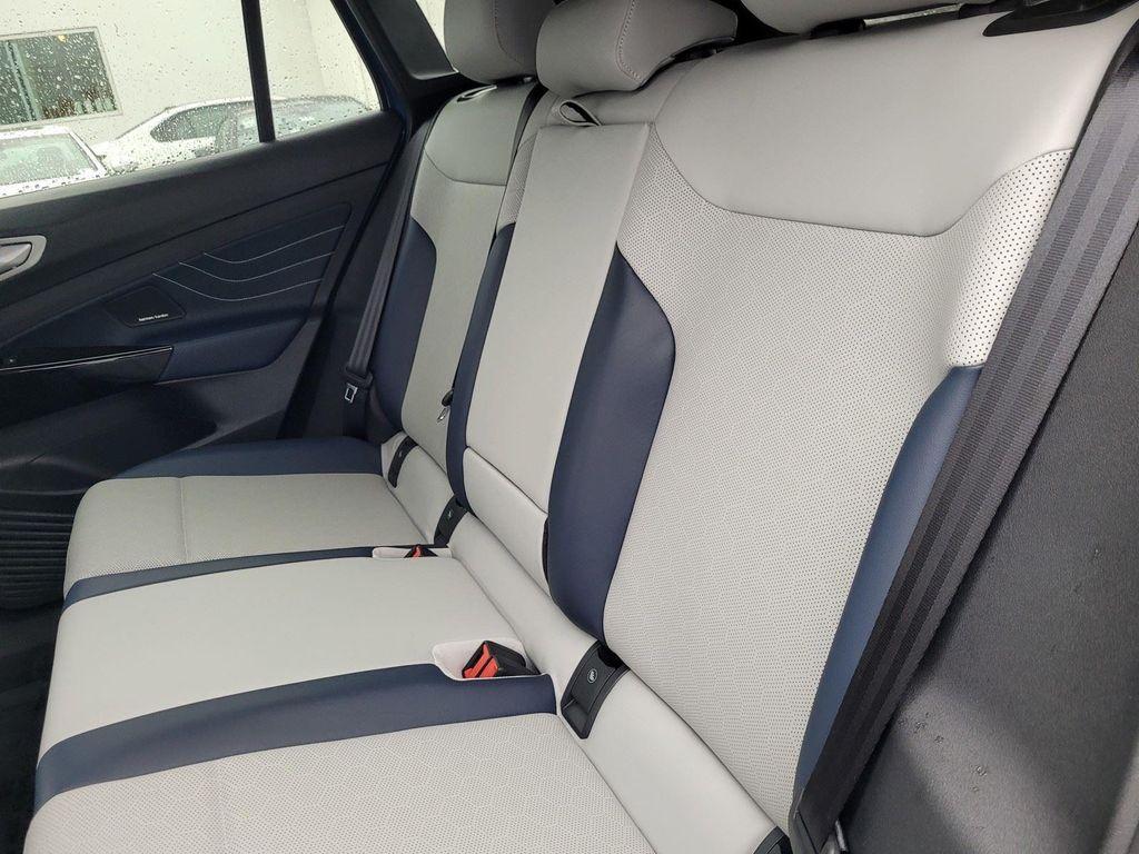 new 2025 Volkswagen ID.4 car, priced at $52,531