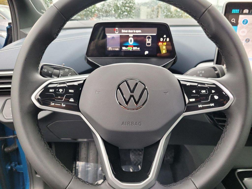 new 2025 Volkswagen ID.4 car, priced at $52,531