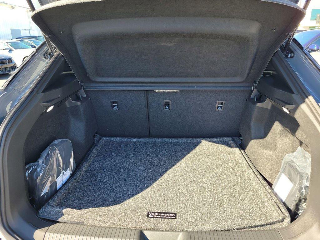 new 2025 Volkswagen ID.4 car, priced at $39,926