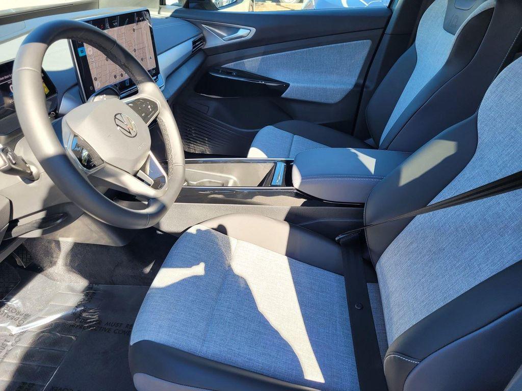 new 2025 Volkswagen ID.4 car, priced at $39,926