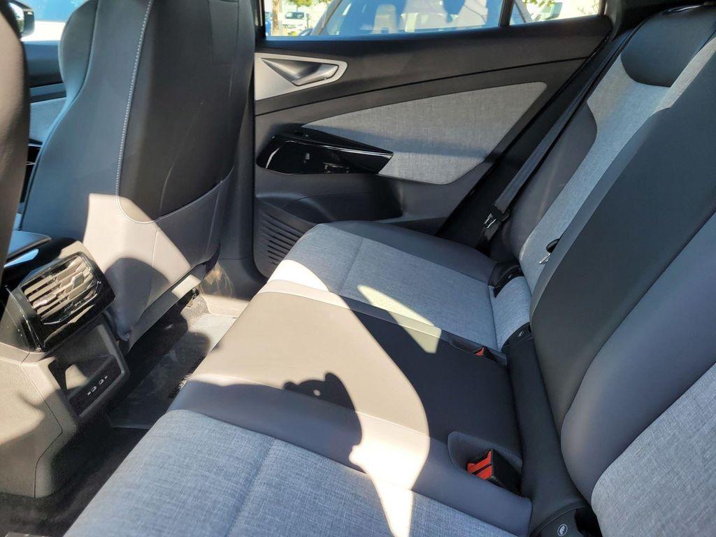 new 2025 Volkswagen ID.4 car, priced at $39,926