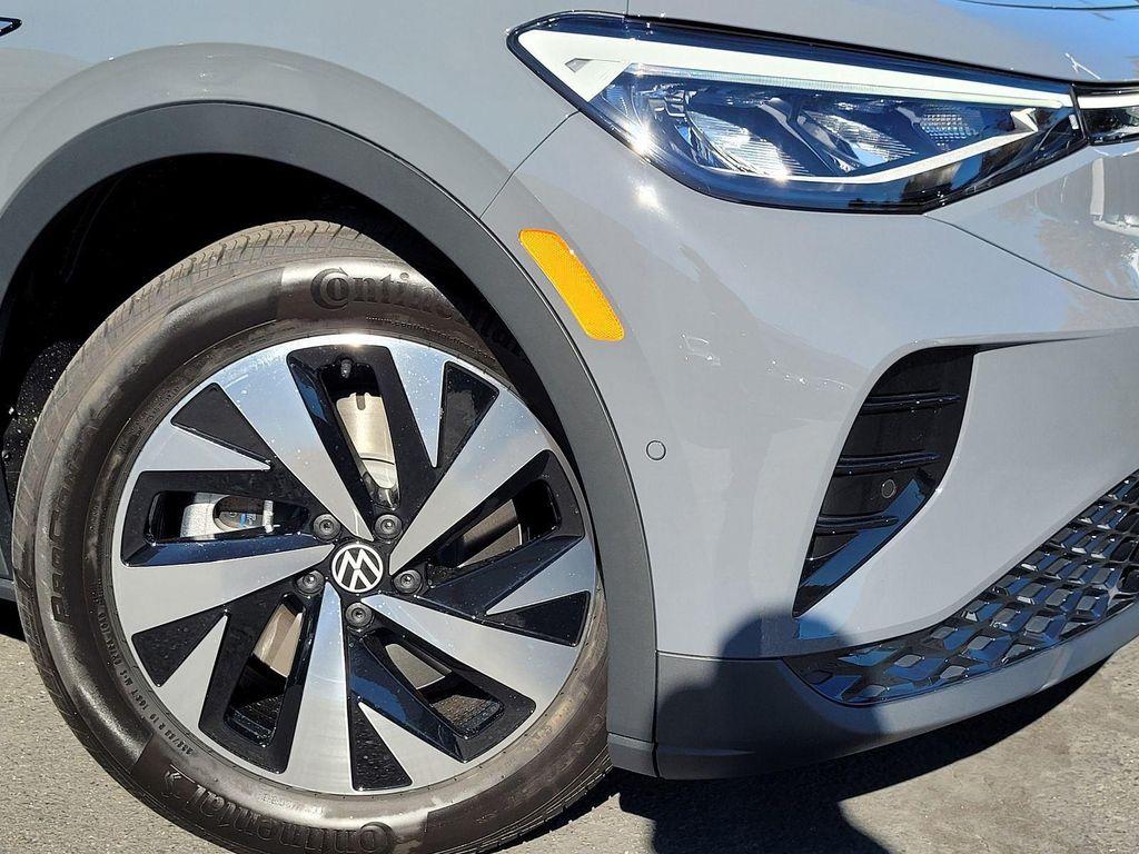 new 2025 Volkswagen ID.4 car, priced at $39,926