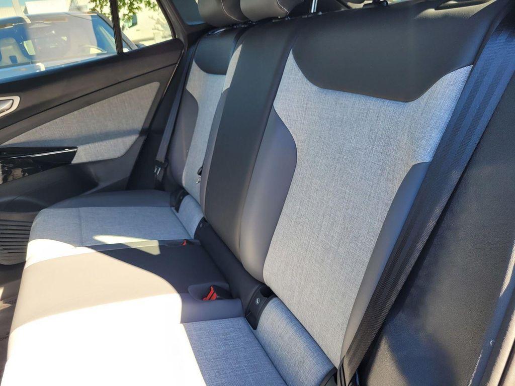new 2025 Volkswagen ID.4 car, priced at $39,926
