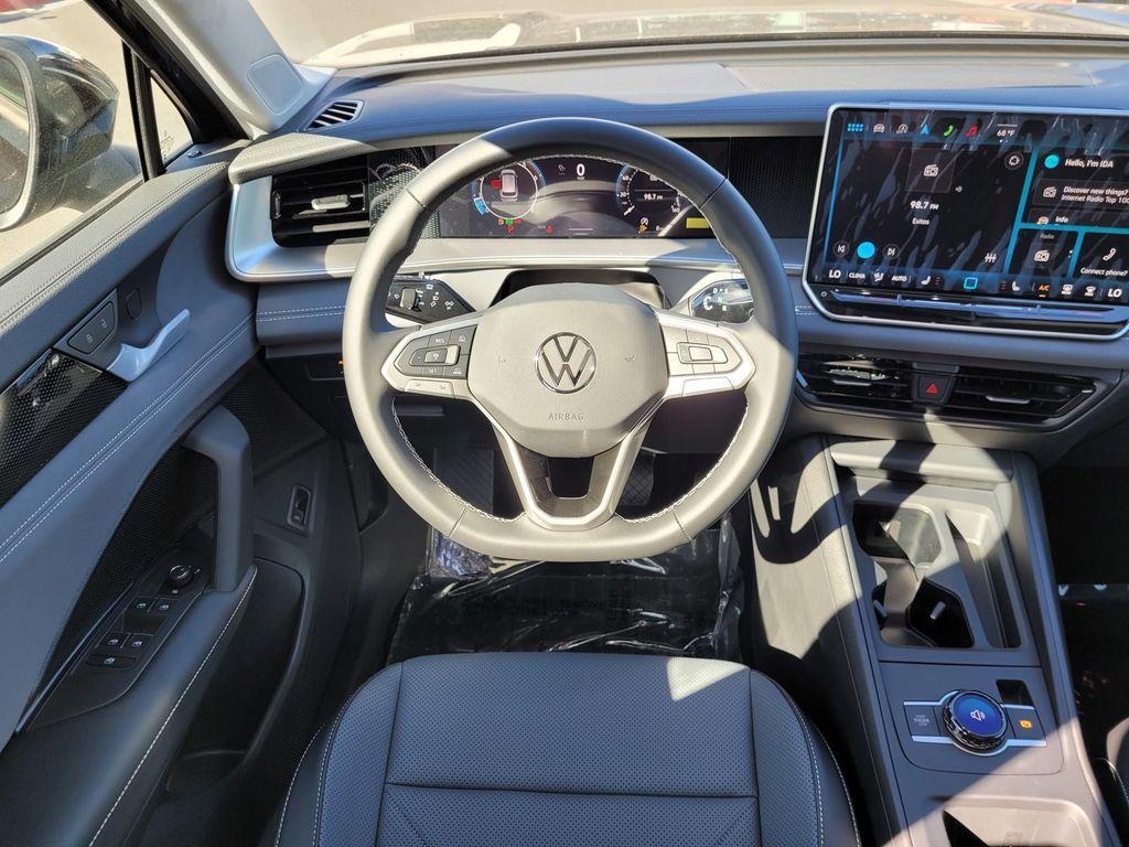 new 2025 Volkswagen Tiguan car, priced at $33,531