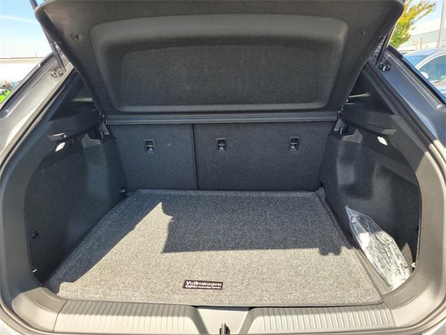new 2025 Volkswagen ID.4 car, priced at $47,176