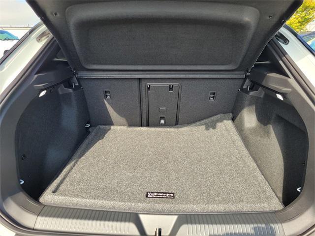 new 2025 Volkswagen ID.4 car, priced at $52,731