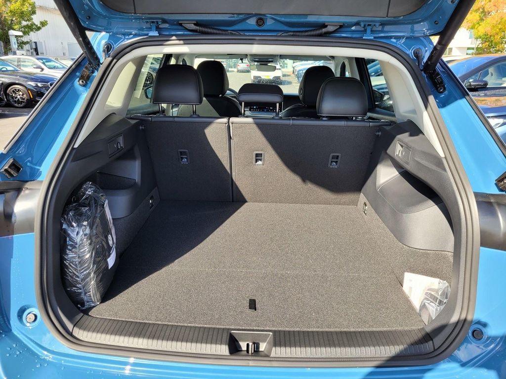 new 2025 Volkswagen Tiguan car, priced at $34,286