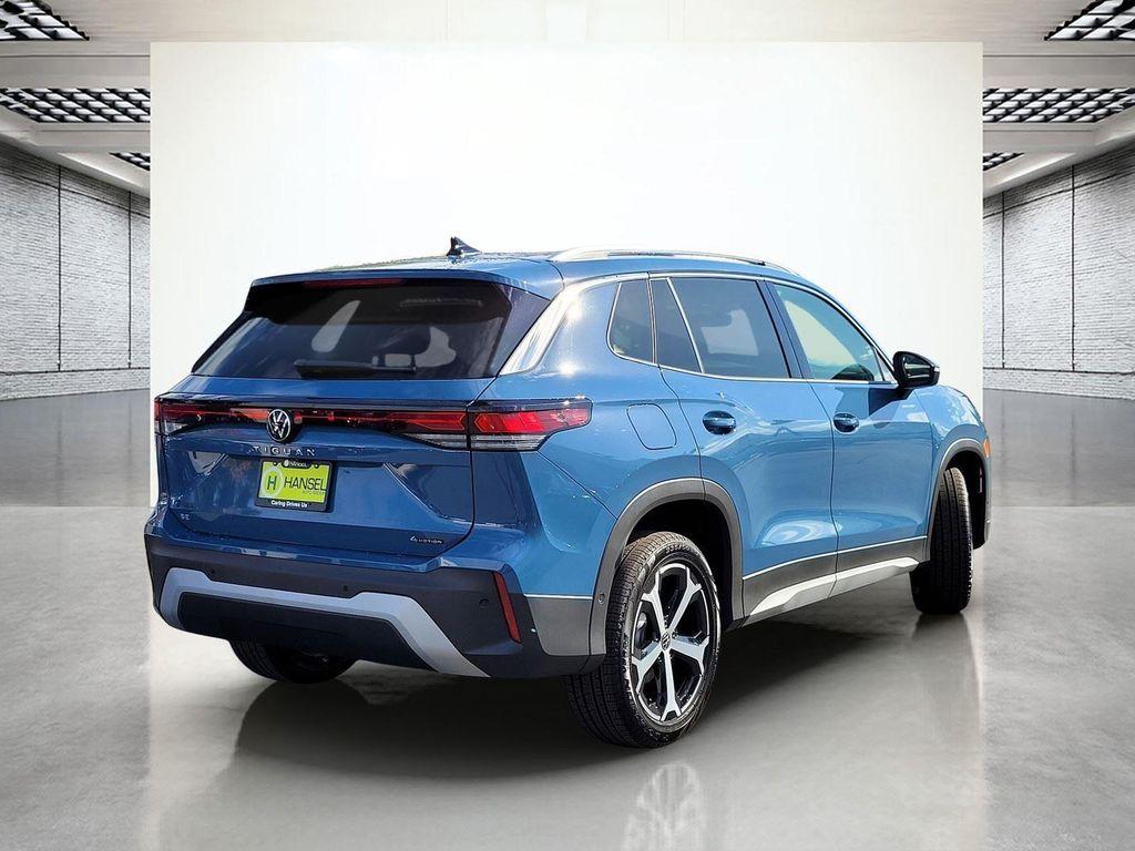 new 2025 Volkswagen Tiguan car, priced at $34,286