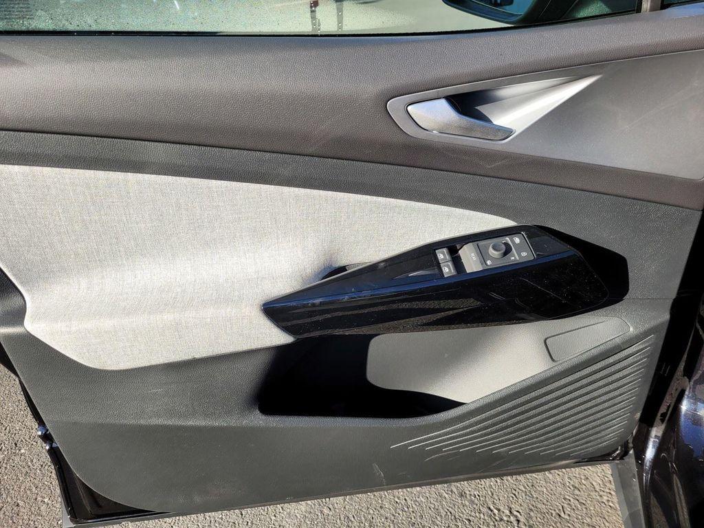 new 2025 Volkswagen ID.4 car, priced at $39,926