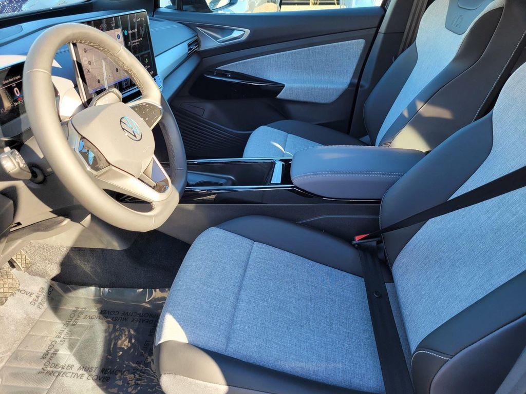 new 2025 Volkswagen ID.4 car, priced at $39,926