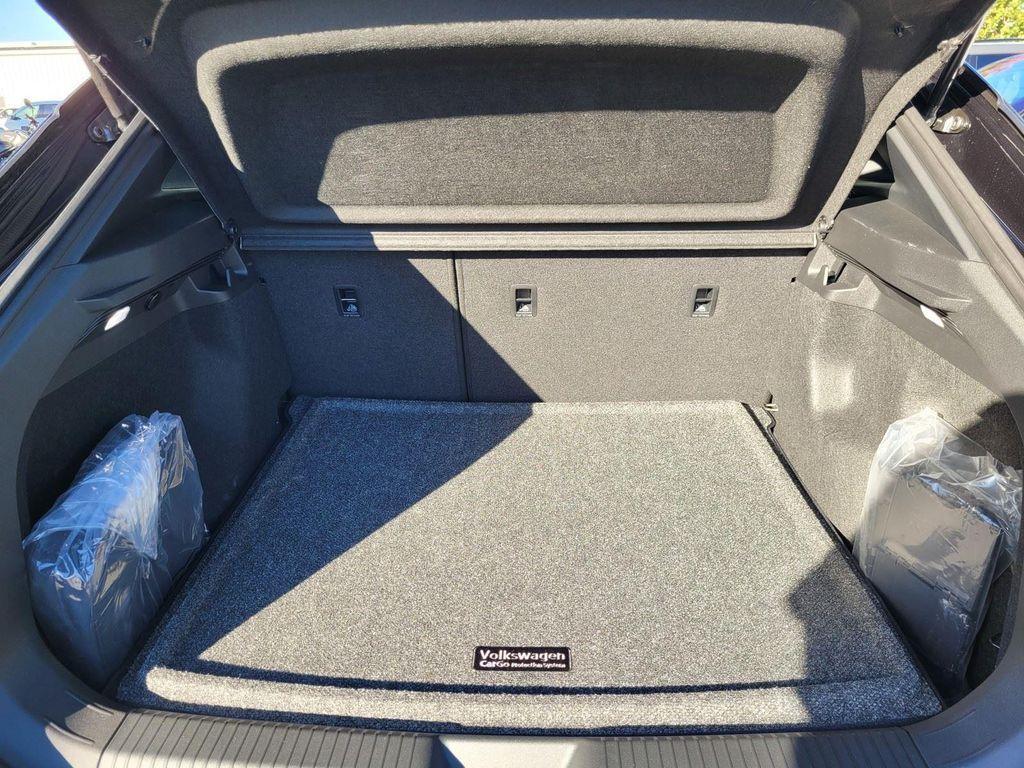 new 2025 Volkswagen ID.4 car, priced at $39,926