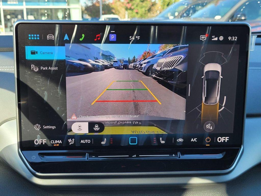 new 2025 Volkswagen ID.4 car, priced at $39,926