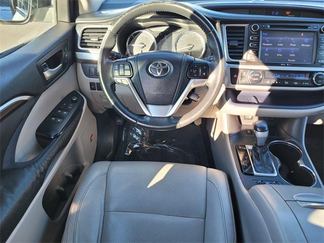 used 2014 Toyota Highlander Hybrid car, priced at $13,888