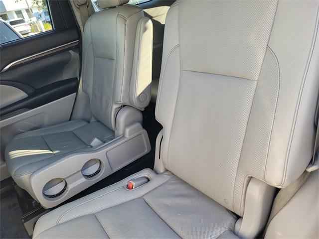 used 2014 Toyota Highlander Hybrid car, priced at $13,888