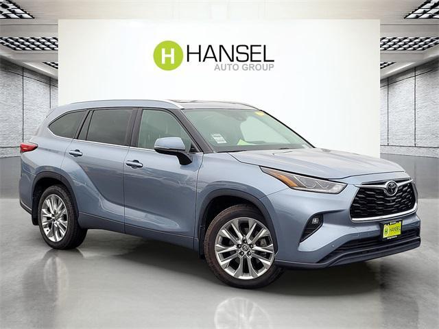 used 2020 Toyota Highlander car, priced at $34,500