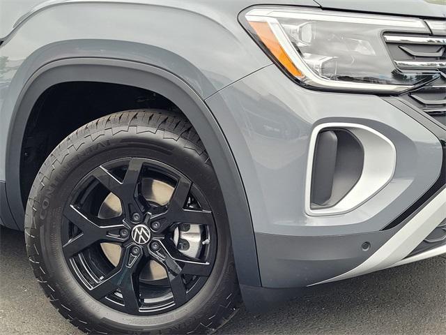 new 2025 Volkswagen Atlas car, priced at $46,709