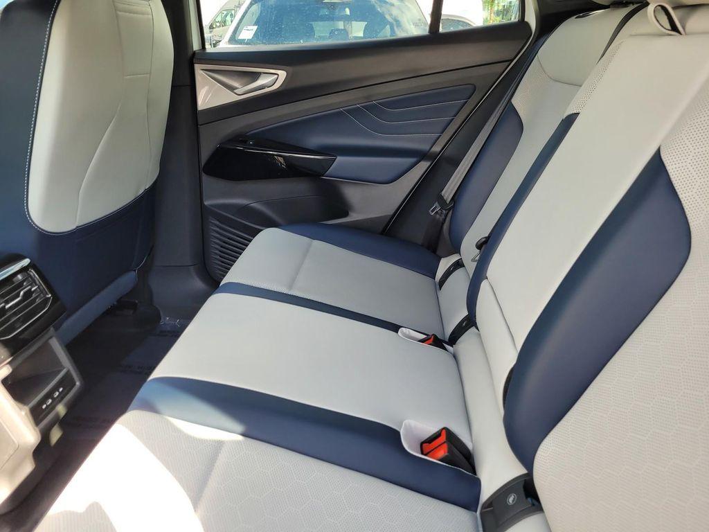 new 2025 Volkswagen ID.4 car, priced at $46,026