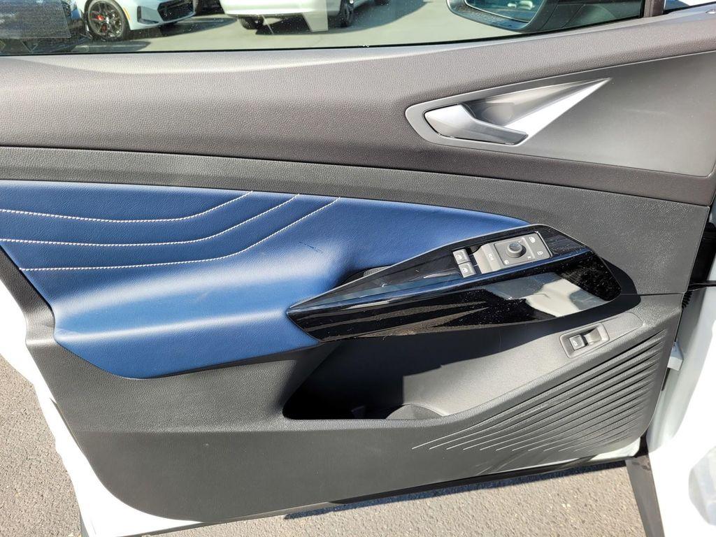 new 2025 Volkswagen ID.4 car, priced at $46,026