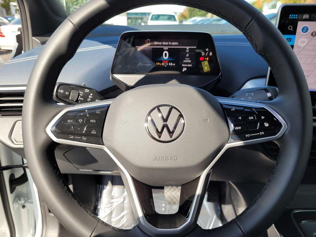 new 2025 Volkswagen ID.4 car, priced at $46,026