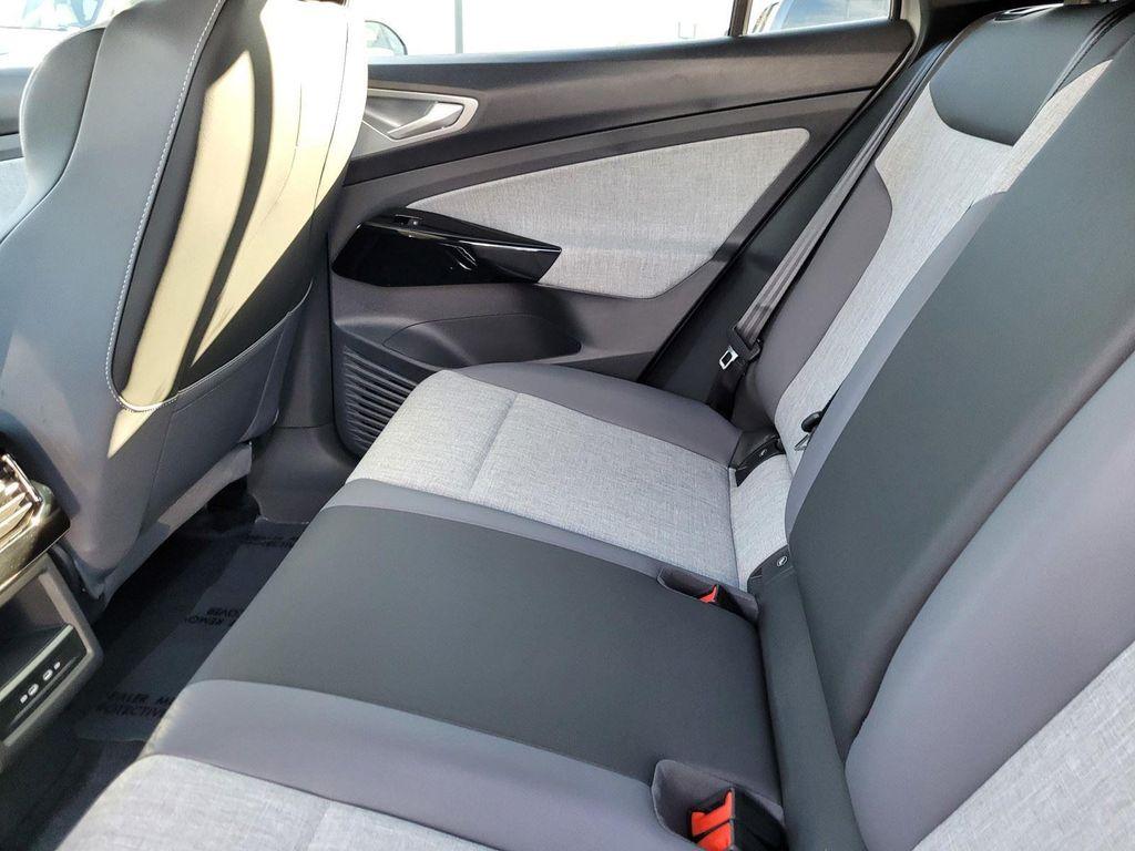 new 2025 Volkswagen ID.4 car, priced at $39,926