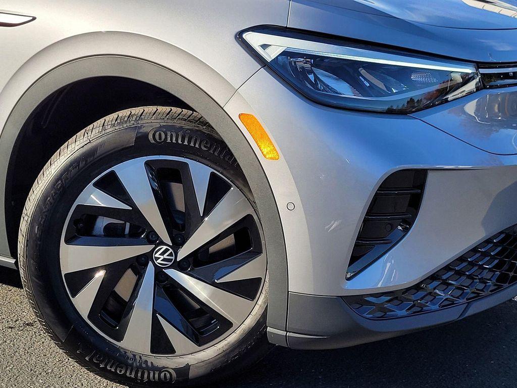 new 2025 Volkswagen ID.4 car, priced at $39,926