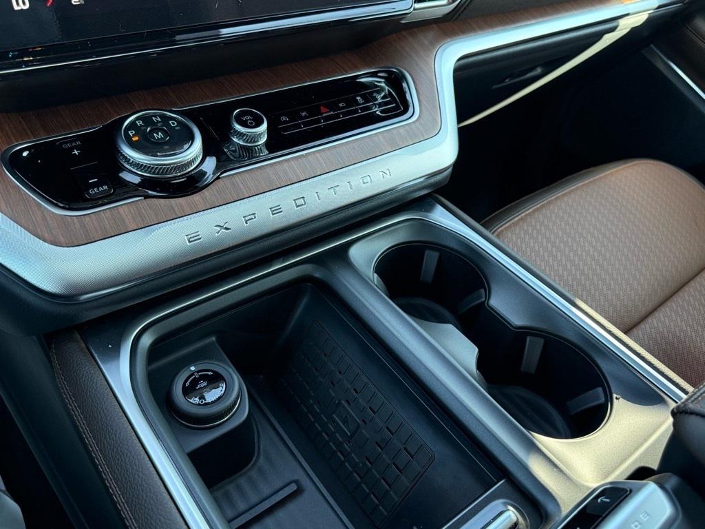new 2025 Ford Expedition Max car, priced at $86,210