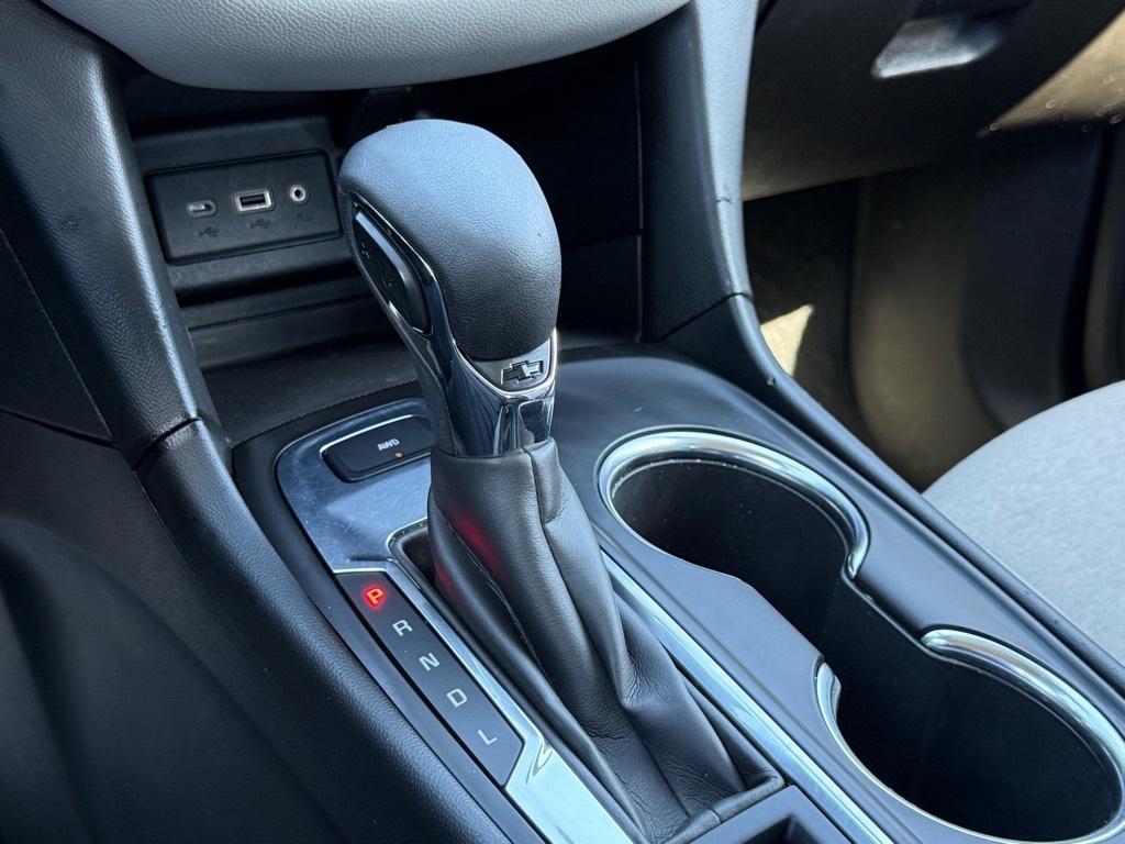 used 2022 Chevrolet Equinox car, priced at $17,299