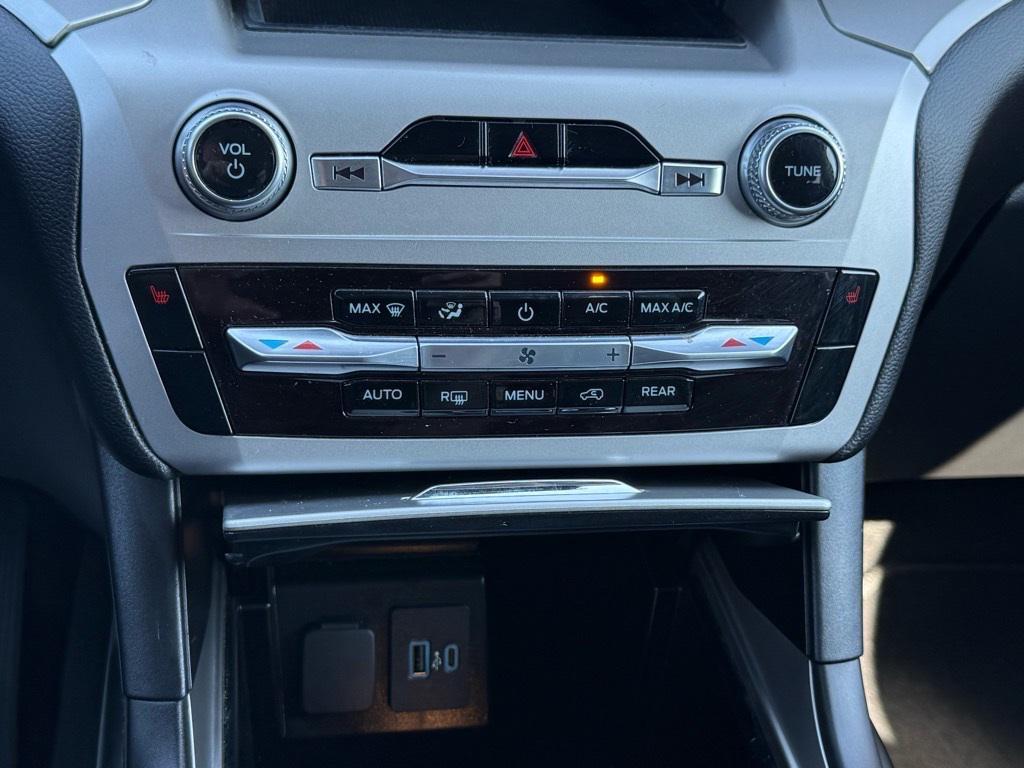used 2022 Ford Explorer car, priced at $28,000