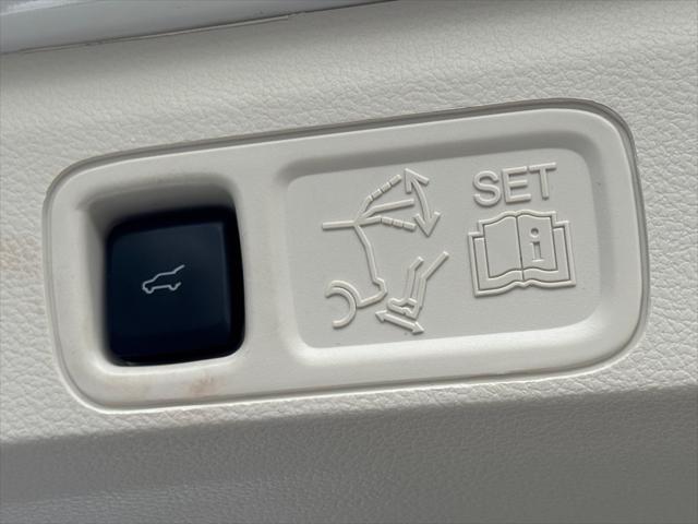 used 2023 Lincoln Navigator car, priced at $68,486