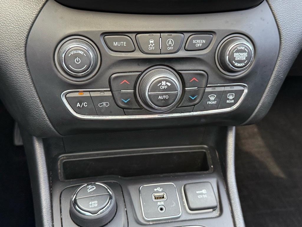 used 2019 Jeep Cherokee car, priced at $12,299
