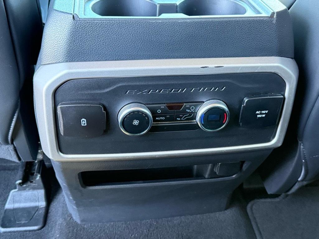 used 2024 Ford Expedition car, priced at $43,295