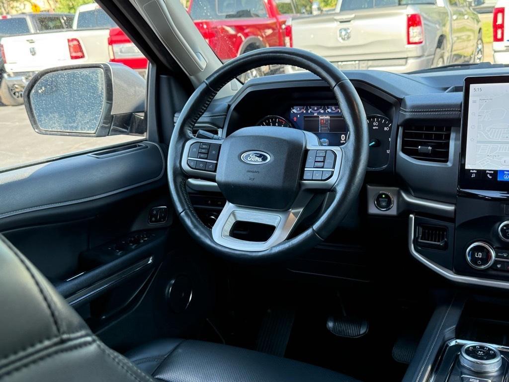 used 2024 Ford Expedition car, priced at $43,295