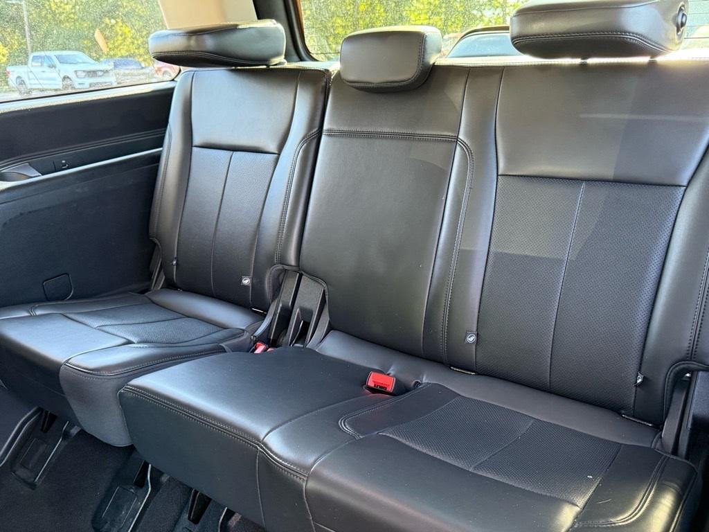 used 2024 Ford Expedition car, priced at $43,295