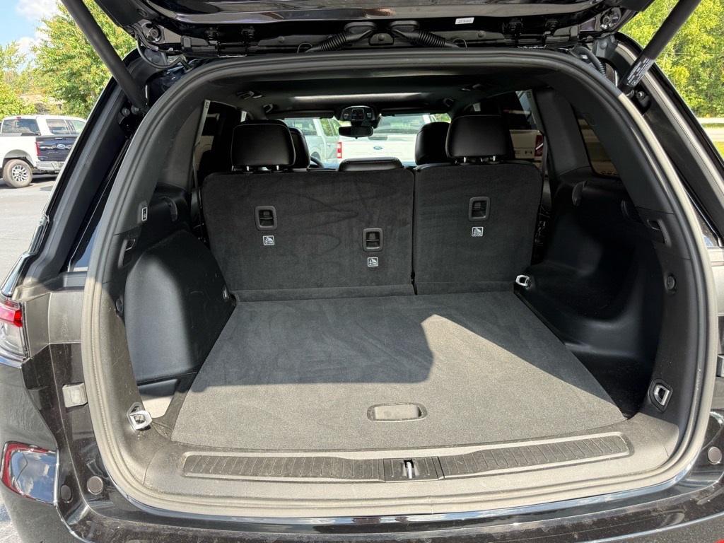used 2024 Jeep Grand Cherokee car, priced at $33,816