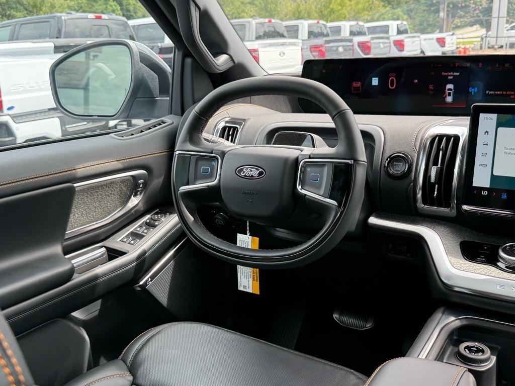 new 2025 Ford Expedition car, priced at $80,999