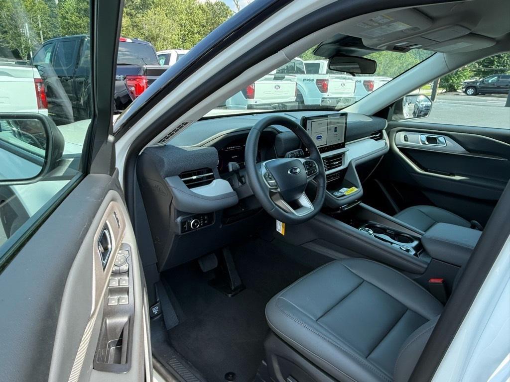 new 2025 Ford Explorer car, priced at $43,318
