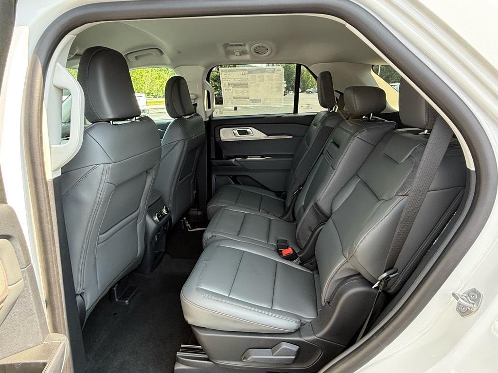 new 2025 Ford Explorer car, priced at $43,318