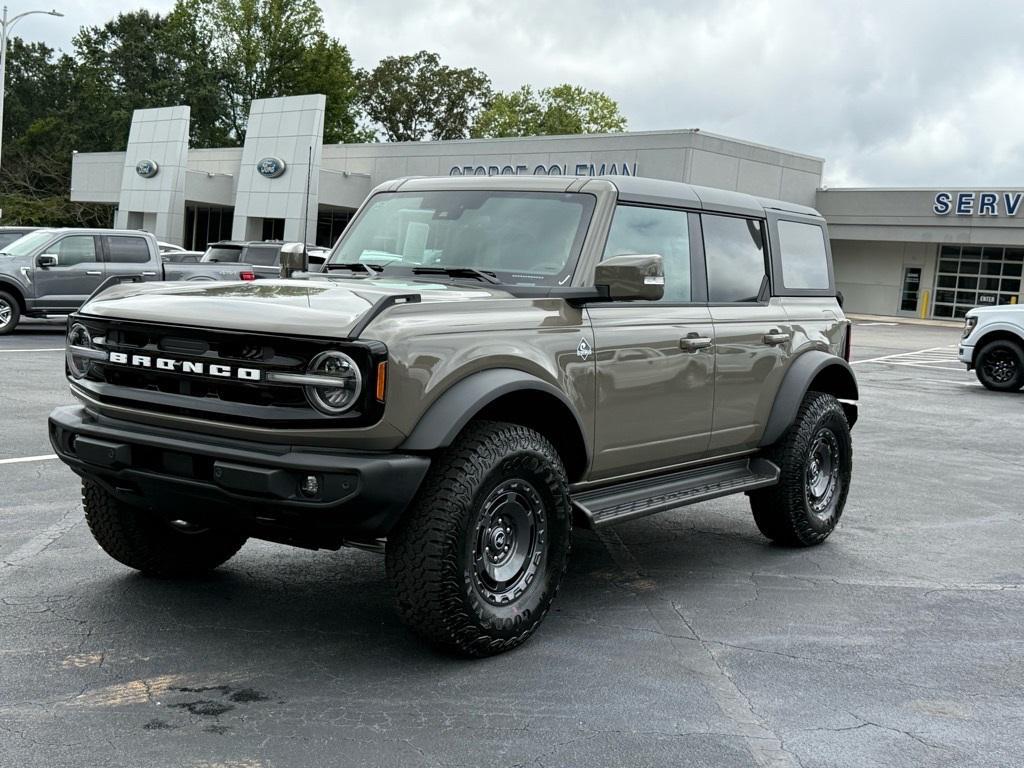 new 2025 Ford Bronco car, priced at $61,394
