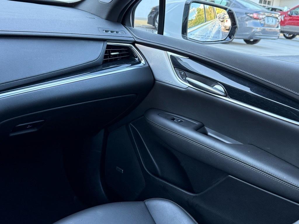 used 2025 Cadillac XT5 car, priced at $43,895