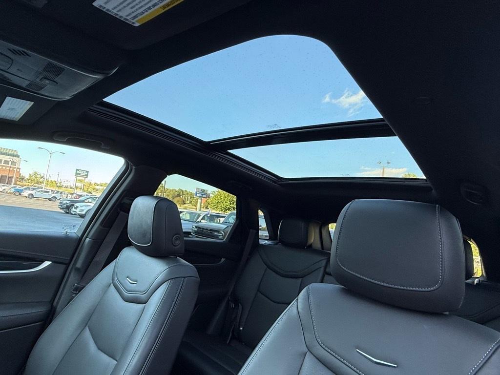 used 2025 Cadillac XT5 car, priced at $43,895