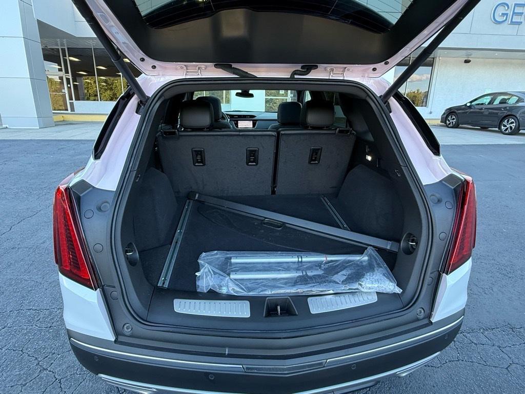 used 2025 Cadillac XT5 car, priced at $43,895