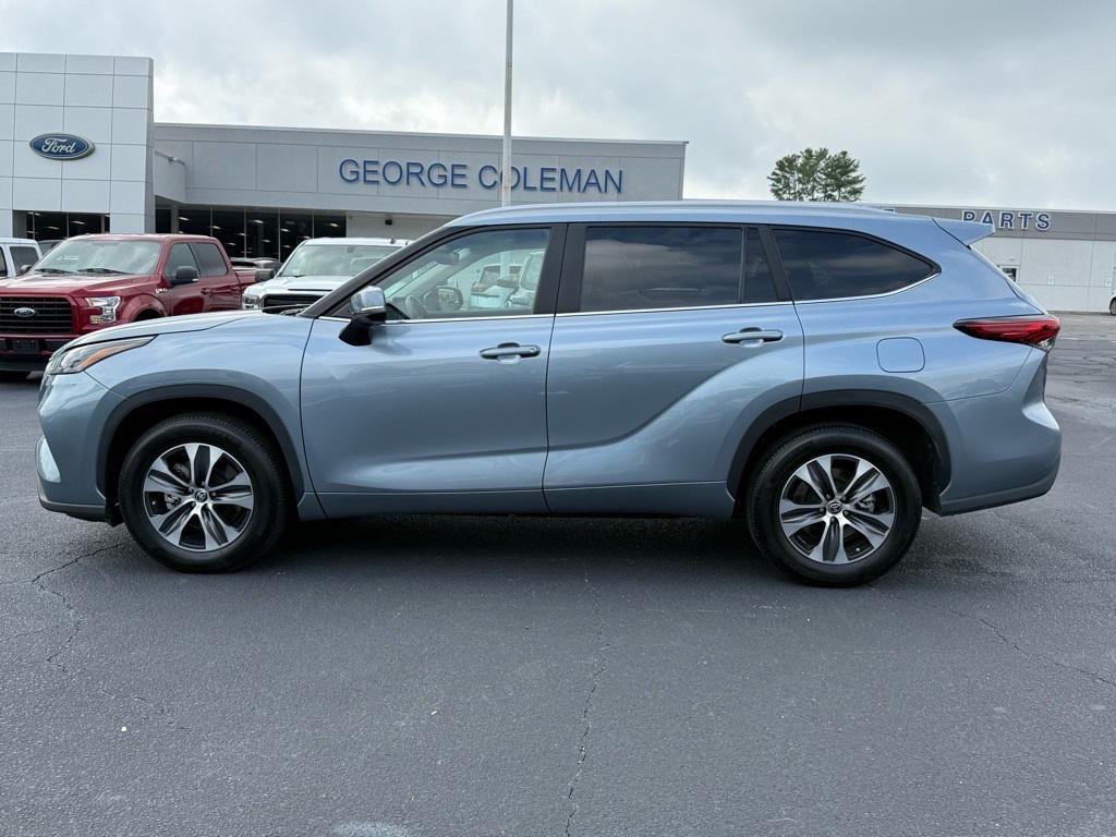 used 2023 Toyota Highlander car, priced at $37,799