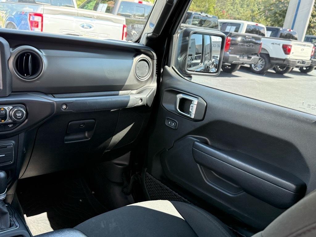used 2023 Jeep Gladiator car, priced at $32,922
