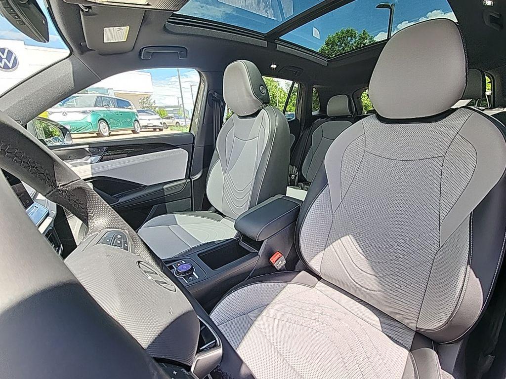 new 2025 Volkswagen Tiguan car, priced at $38,583