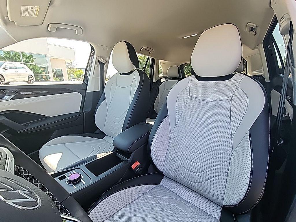 new 2025 Volkswagen Tiguan car, priced at $31,207