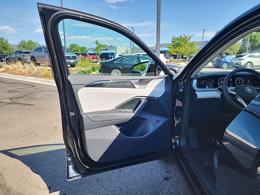 new 2025 Volkswagen Tiguan car, priced at $31,207