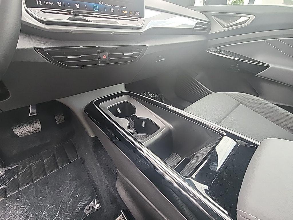 new 2025 Volkswagen ID.4 car, priced at $43,359