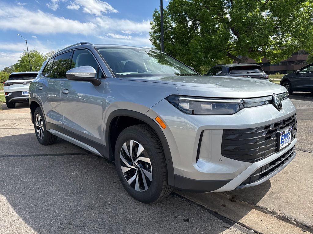 new 2025 Volkswagen Tiguan car, priced at $31,672
