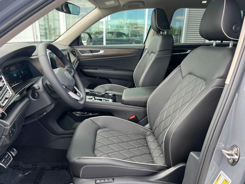 new 2025 Volkswagen Atlas car, priced at $53,053